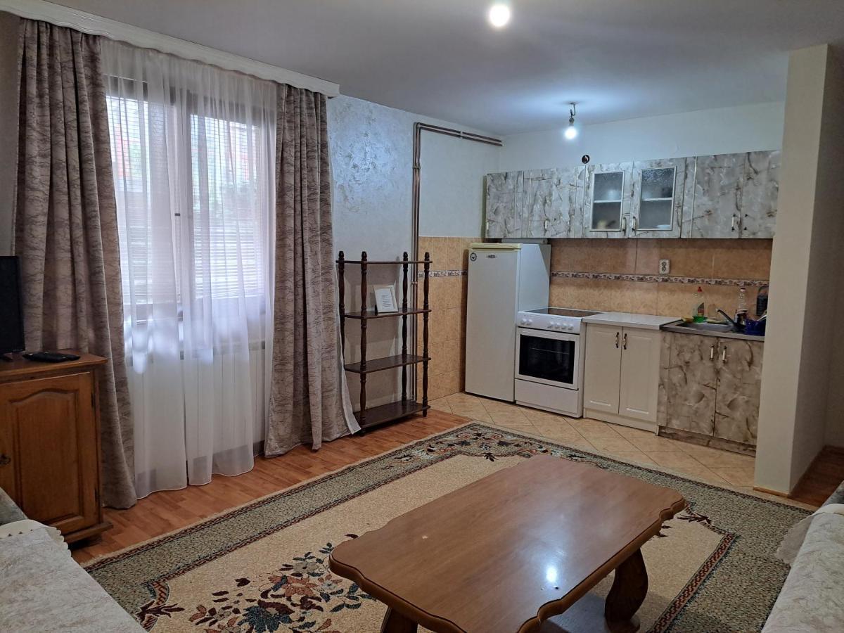 Ferienwohnung Apartman Lara 2 Foca Exterior foto